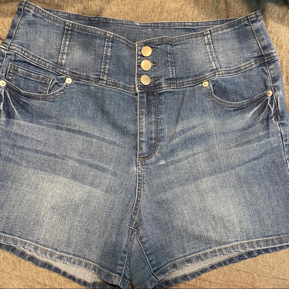 High-waisted button up denim shorts